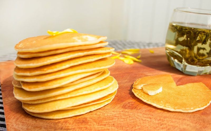 Bữa sáng đầy dinh dưỡng với bánh pancake tự làm