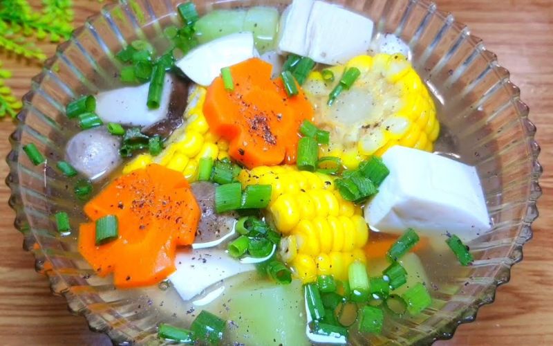 Canh rau củ thanh mát giúp cơ thể nhẹ nhàng hơn