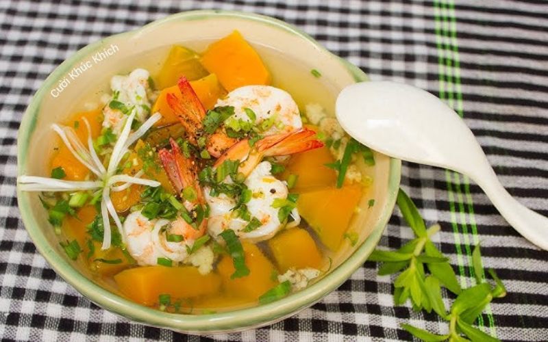 Canh tôm bí đỏ ngọt thanh dễ ăn