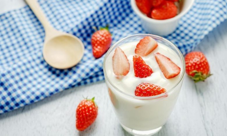 Gợi ý bữa phụ sữa chua trái cây ngon miệng cho trẻ
