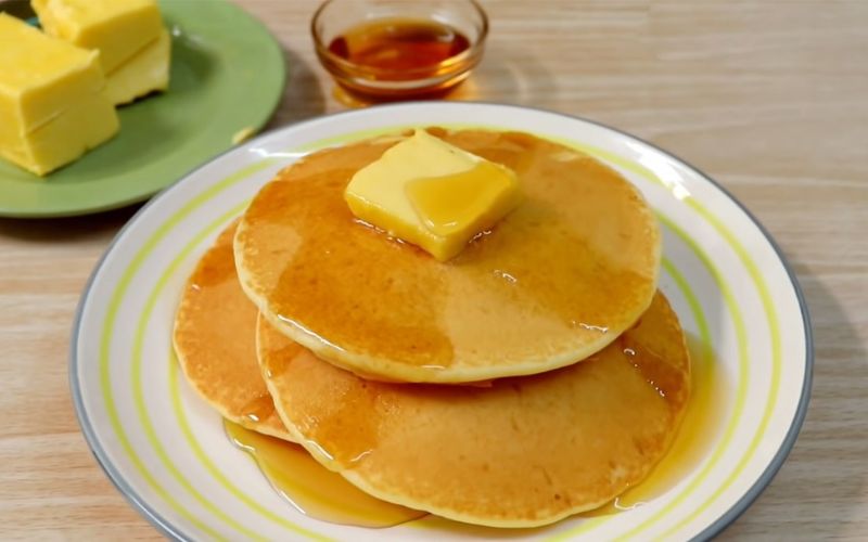 Mặt bánh pancake vàng ươm hấp dẫn