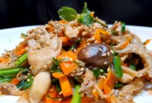 Nấm xào thập cẩm thanh đạm nhưng không kém phần ngon miệng