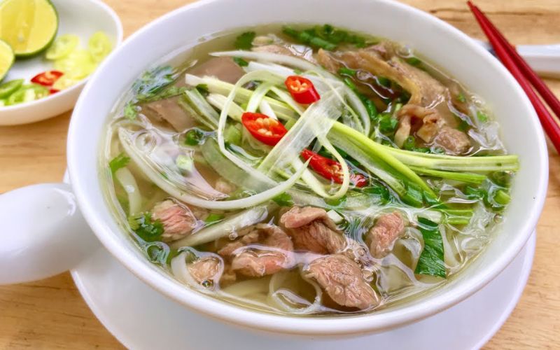 Cách nấu phở bò Việt Nam ngon chuẩn vị