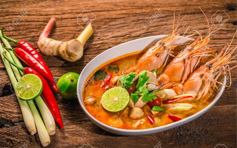 Tom Yum Thái Lan nổi bật với vị chua cay đầy cuốn hút