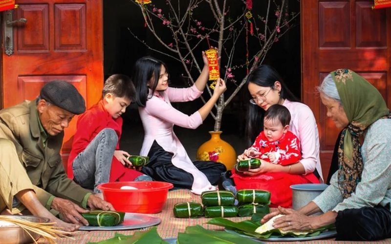 Bánh chưng là biểu tượng không thể thiếu trên mâm cúng