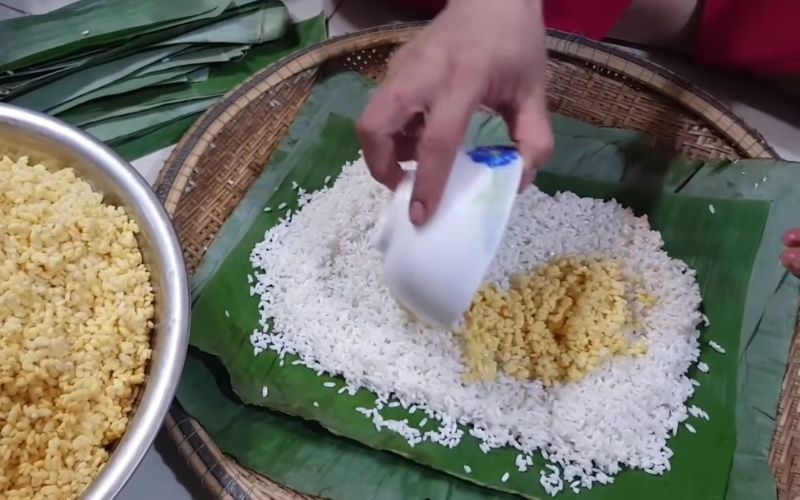 Gạo nếp dẻo thơm là bí quyết tạo nên chiếc bánh ngon