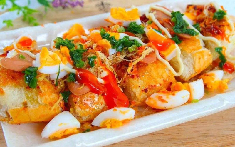 Topping bánh mì nướng đa dạng và độc đáo