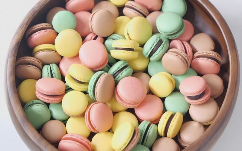 Bánh Macaron nhiều màu sắc ngọt ngào tinh tế