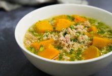 Canh bí đỏ hầm đậu xanh món ăn thanh lọc cơ thể hiệu quả