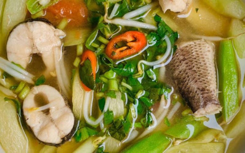 Canh chua cá lóc đậm đà hương vị miền Tây giải nhiệt hiệu quả