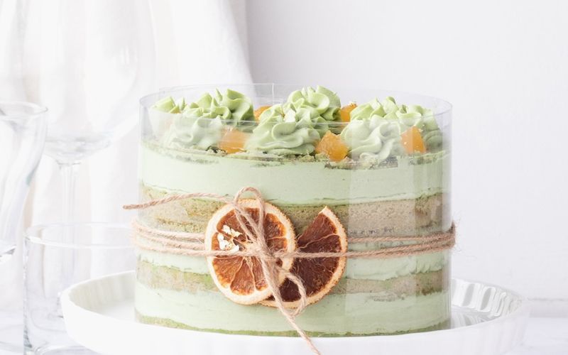 Mẫu bánh naked cake phủ trái cây tươi hấp dẫn