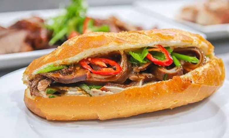 Tìm hiểu cách làm phá lấu heo chấm bánh mì ngon