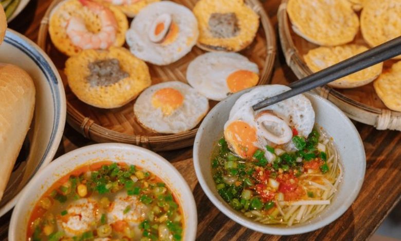 Tìm hiểu cách làm hoa bánh căn ngon